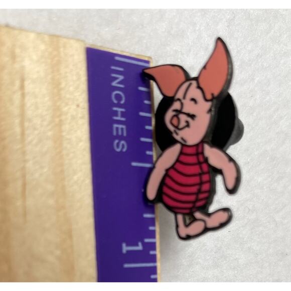 Disney Piglet Small Collector Pin - Picture 3 of 4